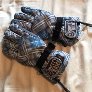 Betty Rides Snowboard Gloves